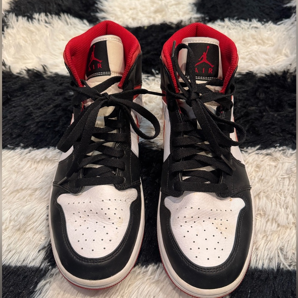 Nike Air Jordan 1 MID